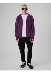 4f - 4F Bluza dresowa relaxed z kapturem męska - fioletowa S. Typ kołnierza: kaptur. Kolor: fioletowy. Materiał: dresówka. Wzór: nadruk. Styl: sportowy #2