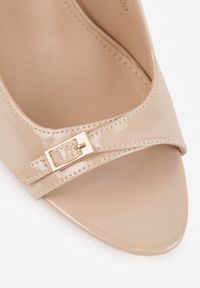 Renee - Ciemnobeżowe Sandały Lakierowane VICES na Szpilce Slingback z Metaliczną Klamrą Harmonia. Zapięcie: klamry. Kolor: beżowy. Materiał: lakier. Obcas: na szpilce. Styl: glamour, elegancki #7