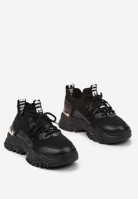Born2be - Czarne Sneakersy Leretia. Nosek buta: okrągły. Zapięcie: bez zapięcia. Kolor: czarny. Materiał: materiał. Szerokość cholewki: normalna. Wzór: nadruk, aplikacja