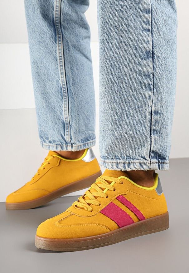 Born2be - Pomarańczowe Sneakersy Tenisówki z Geometrycznymi Paskami Amolita. Okazja: na co dzień. Zapięcie: pasek. Kolor: pomarańczowy. Materiał: jeans. Wzór: geometria