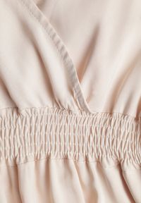 Born2be - Jasnobeżowy Kombinezon z Wiskozy Cephinous. Okazja: na co dzień. Kolor: beżowy. Materiał: wiskoza. Długość rękawa: krótki rękaw. Długość: krótkie. Wzór: jednolity. Sezon: lato. Styl: casual #3