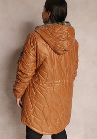 Renee - Brązowa Kurtka Pikowana z Kapturem Niinist. Typ kołnierza: kaptur. Kolekcja: plus size. Kolor: brązowy. Materiał: jeans, materiał. Długość rękawa: długi rękaw. Długość: długie. Sezon: zima, jesień #3