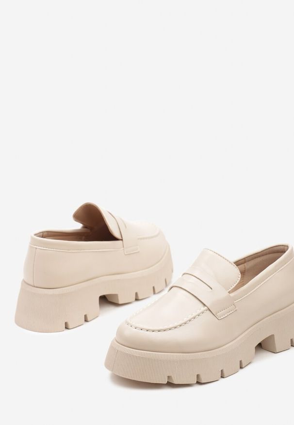 Born2be - Beżowe Mokasyny na Grubej Podeszwie ze Żłobieniami Resizora. Kolor: beżowy. Materiał: jeans. Styl: elegancki, klasyczny