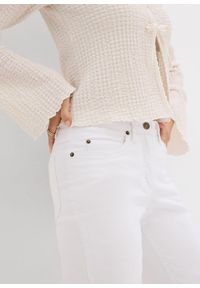 bonprix - Dżinsy ze stretchem Straight, mid waist. Kolor: biały