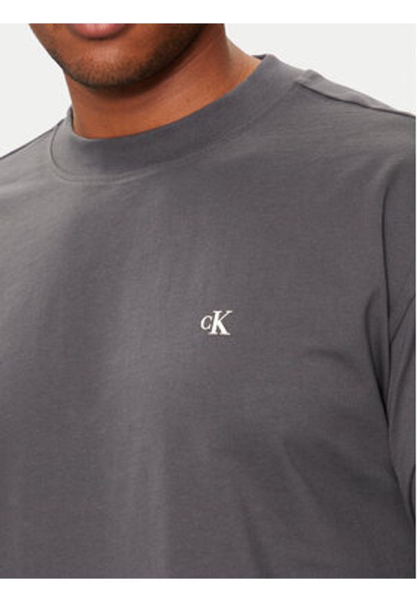 Calvin Klein Jeans Longsleeve J30J327317 Szary Regular Fit. Kolor: szary. Materiał: bawełna. Długość rękawa: długi rękaw