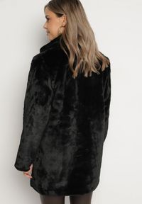 Born2be - Czarny Futerkowy Płaszcz Jednorzędowy z Kieszeniami i Eleganckim Kołnierzem Daienna. Kolor: czarny. Materiał: jeans. Styl: elegancki #6