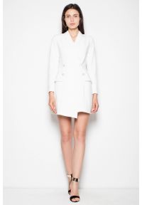 Sukienki.shop - Żakietowa sukienka zapinana na ozdobne guziki ecru. Materiał: materiał. Styl: elegancki #1