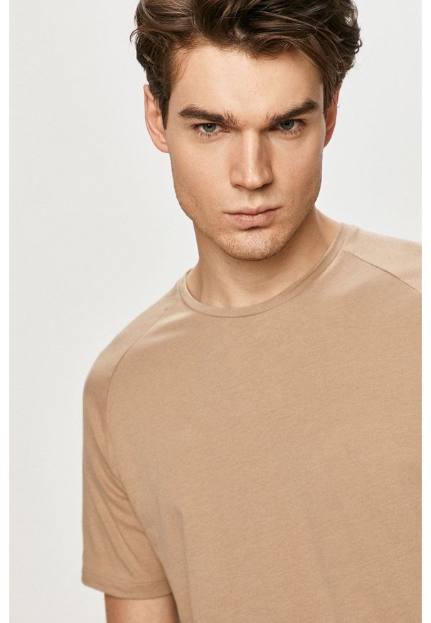Jack & Jones - T-shirt. Okazja: na co dzień. Kolor: beżowy. Materiał: dzianina. Wzór: gładki. Styl: casual