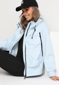 Born2be - Jasnoniebieska Kurtka Wiatrówka z Kieszeniami i Ściągaczami Braliana. Okazja: na spacer. Kolor: niebieski. Materiał: jeans. Styl: elegancki, sportowy #4