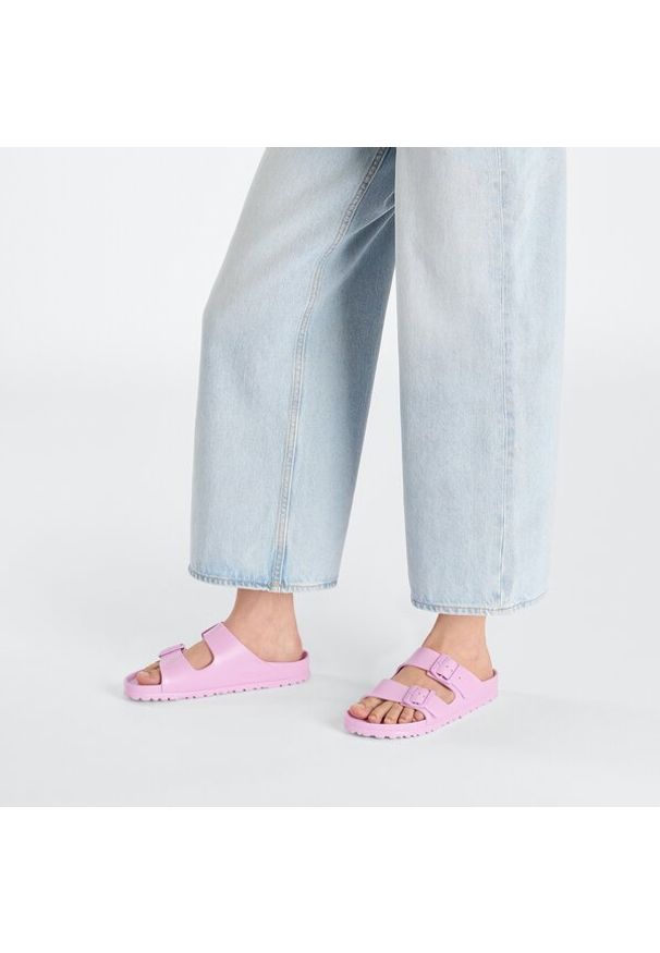 Birkenstock - BIRKENSTOCK ARIZONA EVA FONDANT PINK Klapki damskie. Okazja: na co dzień, na spacer, na plażę. Kolor: różowy. Materiał: materiał. Wzór: paski. Sezon: lato. Styl: klasyczny, casual