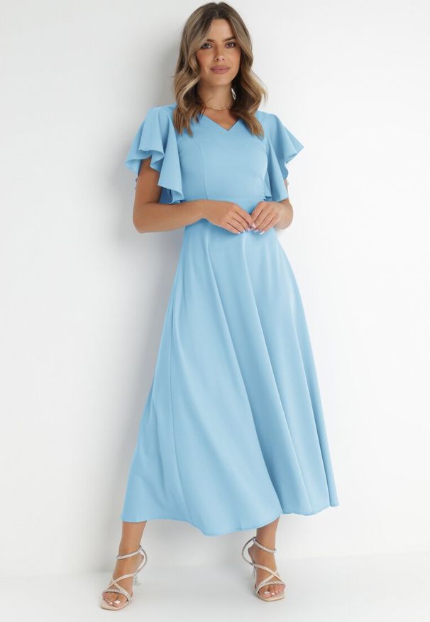 Born2be - Niebieska Rozkloszowana Sukienka Zdobiona Falbanami Emilienne. Okazja: na co dzień, na randkę, na spacer. Kolor: niebieski. Materiał: jeans, tkanina. Wzór: aplikacja, gładki, jednolity. Typ sukienki: proste, rozkloszowane. Styl: casual, elegancki, wizytowy, klasyczny. Długość: maxi