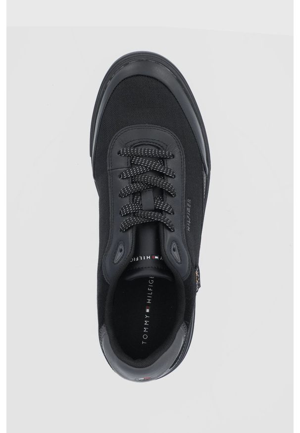 TOMMY HILFIGER - Tommy Hilfiger Buty kolor czarny. Nosek buta: okrągły. Zapięcie: sznurówki. Kolor: czarny. Materiał: guma, tkanina. Szerokość cholewki: normalna