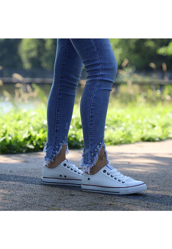 Big-Star - Białe Trampki Big Star Damskie Modne Buty. Okazja: na spotkanie biznesowe, do pracy. Kolor: biały. Materiał: materiał, skóra ekologiczna, guma. Szerokość cholewki: normalna. Styl: biznesowy