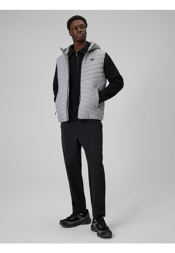 4f - 4F Bezrękawnik z wypełnieniem syntetycznym męski - szary 3XL. Typ kołnierza: kaptur. Kolor: szary. Materiał: syntetyk. Długość rękawa: bez rękawów. Wzór: jodełka