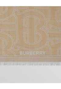 Burberry - BURBERRY - Żakardowy szalik z monogramem. Kolor: beżowy. Materiał: żakard. Wzór: aplikacja, nadruk