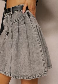 Renee - Szara Bawełniana Spódnica Jeansowa High Waist o Rozkloszowanym Fasonie Risat. Stan: podwyższony. Kolor: szary. Materiał: jeans, bawełna