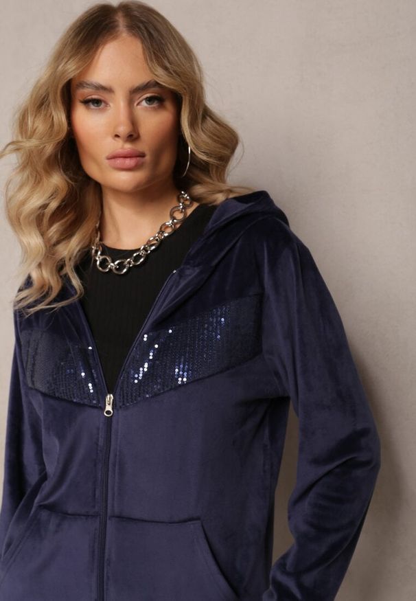 Renee - Granatowy Komplet Dresowy 2-Częściowy Bluza z Kapturem i Cekinami i Spodnie na Gumce Colan. Kolor: niebieski. Materiał: dresówka