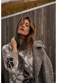 MOODO - Sweter z golfem szary. Typ kołnierza: golf. Kolor: szary. Materiał: poliamid, poliester, wiskoza #1