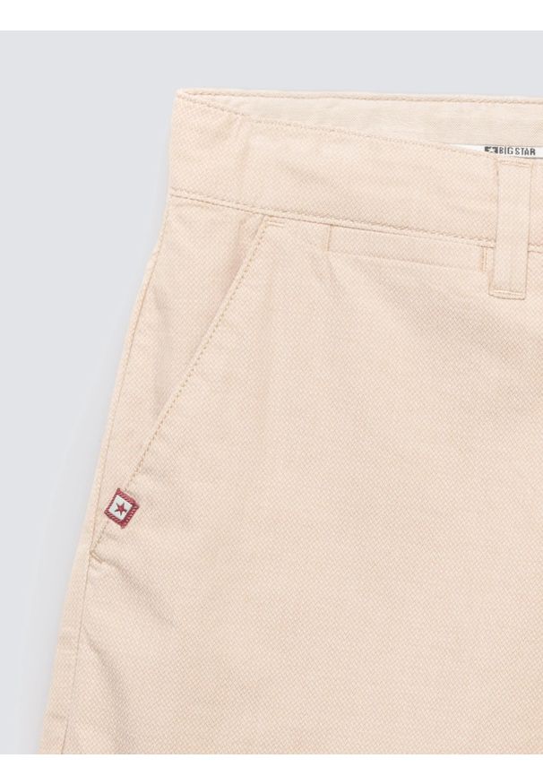 Big-Star - Szorty męskie chinosy jasnobeżowe Rossino 800. Okazja: na co dzień. Kolor: beżowy. Materiał: bawełna, elastan, tkanina. Sezon: lato. Styl: casual, klasyczny, elegancki