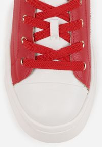 Renee - Czerwone Płaskie Sneakersy Vices ze Sznurowaniem Lorori. Okazja: na co dzień. Zapięcie: sznurówki. Kolor: czerwony. Materiał: jeans. Sezon: wiosna, lato #9