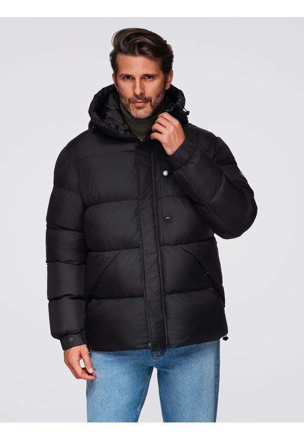 Ombre Clothing - Pikowana męska kurtka z wysoko zapinanym kapturem – czarna V1. Typ kołnierza: kołnierzyk stójkowy. Kolor: czarny. Materiał: poliester, syntetyk, materiał. Wzór: aplikacja. Sezon: zima. Styl: elegancki