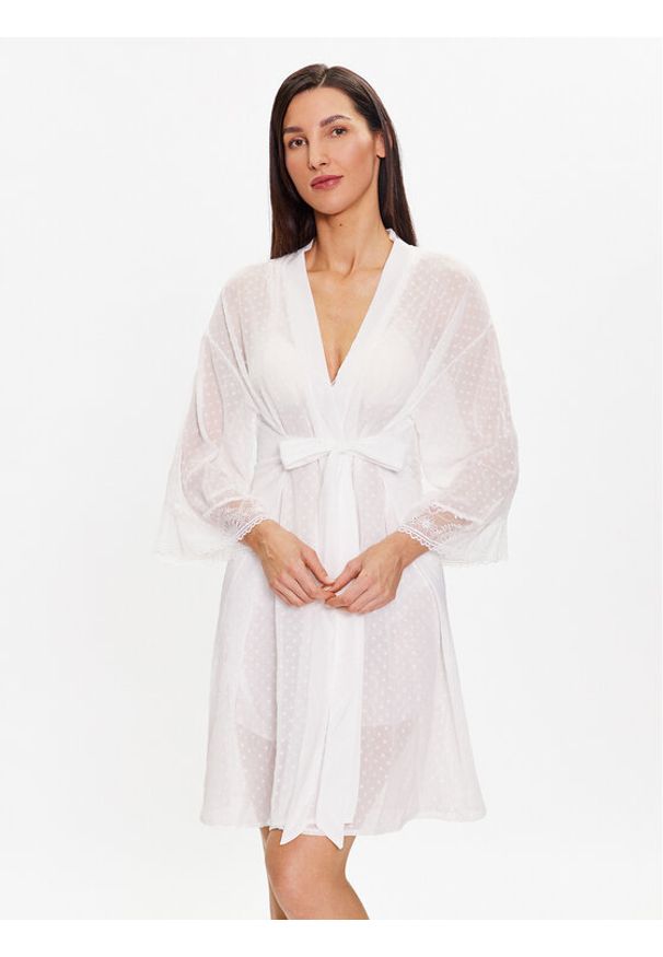 SELMARK - Selmark Szlafrok Penelope 31071 Biały Regular Fit. Kolor: biały. Materiał: syntetyk