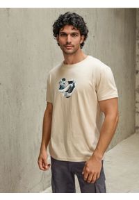 Sinsay - Bawełniana koszulka z krótkim rękawem - beżowy. Kolor: beżowy. Materiał: bawełna. Długość rękawa: krótki rękaw. Długość: krótkie