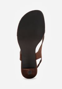 Renee - Brązowe Sandały VICES Japonki na Obcasie Kaczuszka Nesadella. Kolor: brązowy. Obcas: na obcasie. Styl: wakacyjny. Wysokość obcasa: średni #8