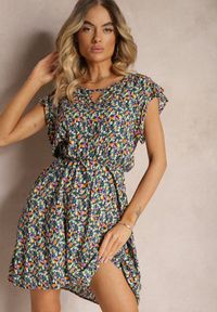 Renee - Niebiesko-Fioletowa Sukienka z Bawełny z Gumką w Pasie i Falbanką Dimllea. Kolor: niebieski. Materiał: bawełna. Sezon: lato
