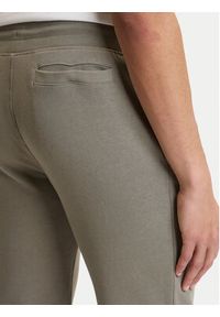 Guess Spodnie dresowe Z2YB22 KAIJ1 Zielony Regular Fit. Kolor: zielony. Materiał: bawełna #5