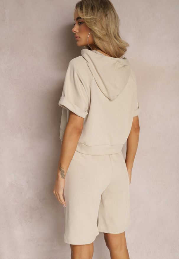 Renee - Beżowy Komplet Dresowy Bluza z Kapturem i Krótkimi Rękawami oraz Szorty Choana. Kolor: beżowy. Materiał: dresówka
