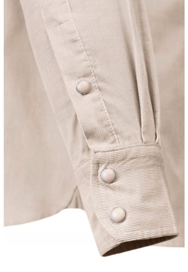 Wygodna Koszula z Delikatnego Sztruksu - Pako Jeans - Beżowa. Okazja: na co dzień. Kolor: brązowy, beżowy, wielokolorowy. Materiał: bawełna. Styl: casual