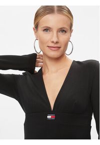 Tommy Jeans Sukienka codzienna Xs Badge DW0DW16484 Czarny Slim Fit. Okazja: na co dzień. Kolor: czarny. Materiał: bawełna. Typ sukienki: proste. Styl: casual #2