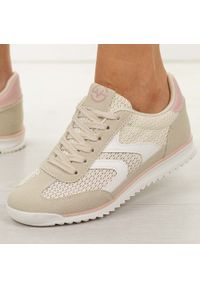 Vinceza - Beżowe sportowe półbuty damskie Potocki 11675. Okazja: na co dzień. Kolor: beżowy. Materiał: nubuk, tkanina. Szerokość cholewki: normalna. Sezon: wiosna, lato. Styl: sportowy #1
