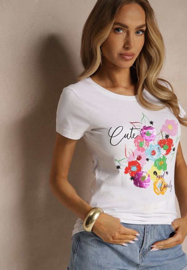 Renee - Biało-Niebieski Bawełniany T-shirt z Nadrukiem Zarinelle. Okazja: na co dzień. Kolor: biały. Materiał: bawełna. Wzór: nadruk. Styl: casual
