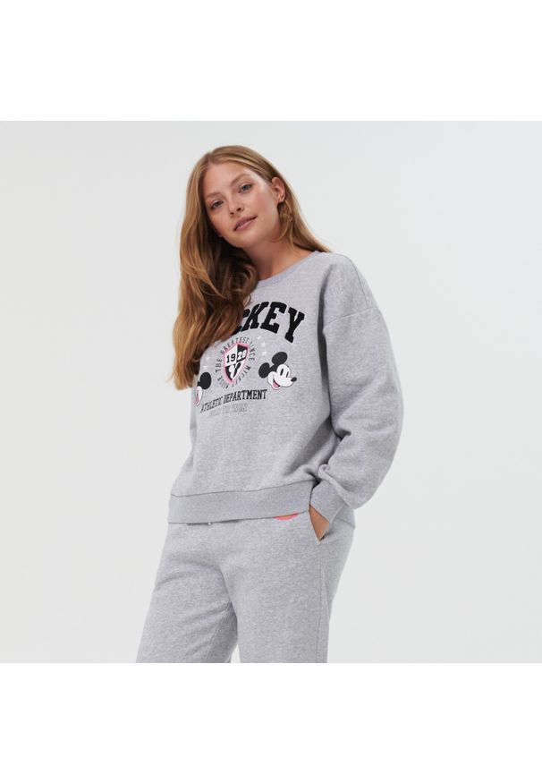 Sinsay - Bluza z nadrukiem Myszka Miki - Jasny szary. Kolor: szary. Wzór: nadruk