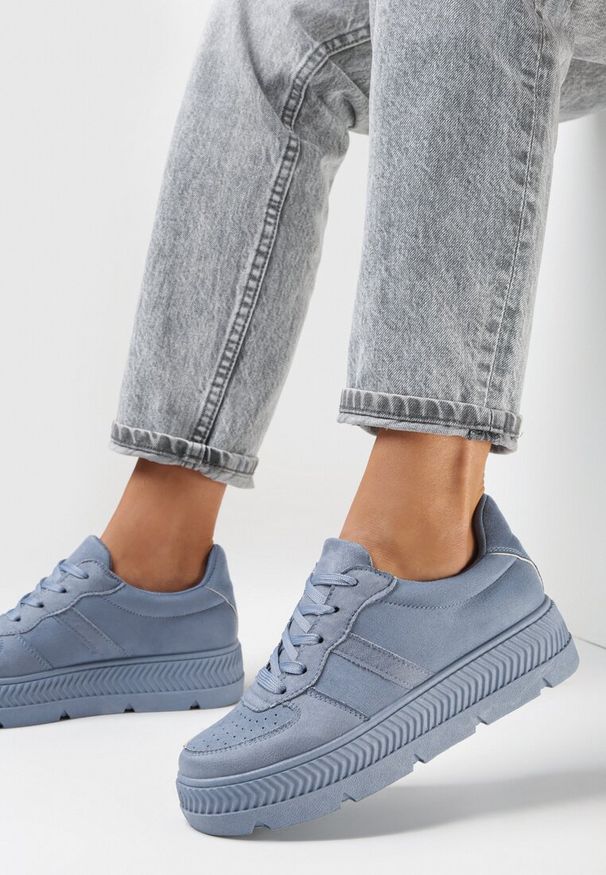 Born2be - Niebieskie Sneakersy na Grubej Podeszwie z Tłoczeniami Try to Forget. Okazja: na co dzień, na spacer. Kolor: niebieski. Materiał: dzianina, jeans. Sport: turystyka piesza