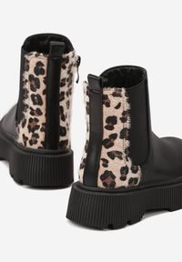 Born2be - Panterkowe Botki Typu Sztyblety na Tłoczonej Podeszwie z Futerkiem Axave. Okazja: na uczelnię. Materiał: futro. Styl: klasyczny, elegancki