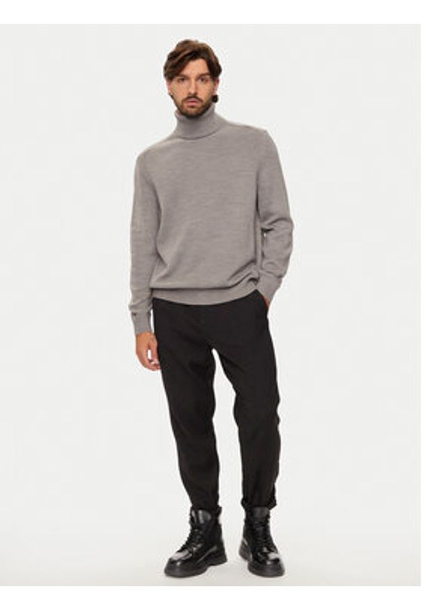 Armani Exchange Golf 6DZM1H ZM1LZ 17AC Szary Regular Fit. Typ kołnierza: golf. Kolor: szary. Materiał: bawełna, syntetyk