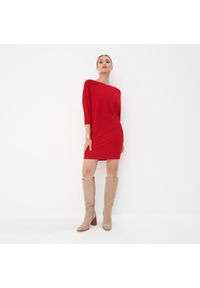 Mohito - Czerwona sukienka mini z wiskozą - Czerwony. Kolor: czerwony. Materiał: wiskoza. Długość: mini #1