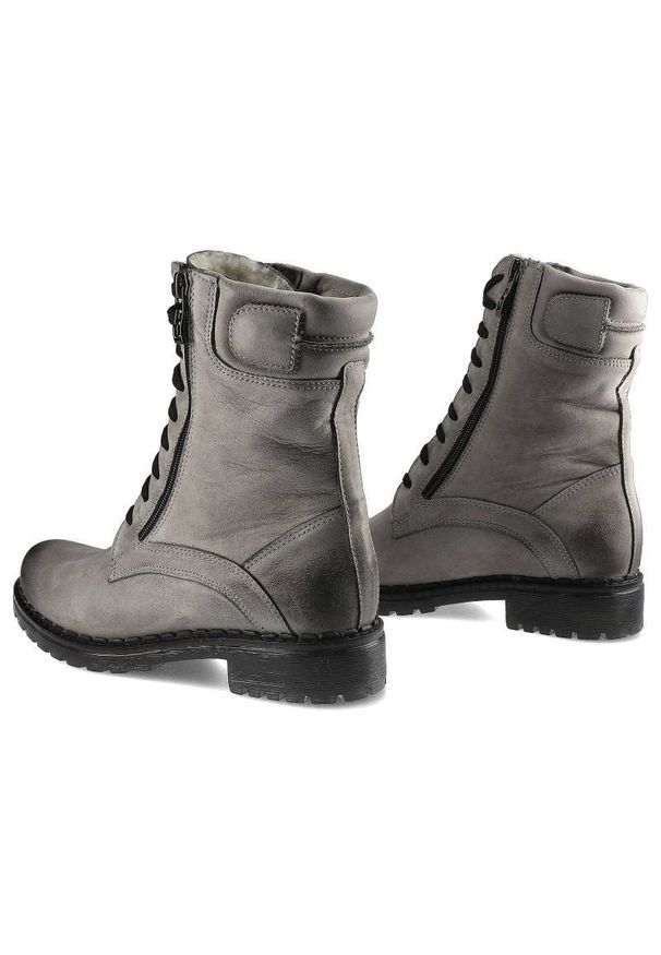 Szare Botki Simen Damskie Modne Buty Zimowe. Kolor: szary. Materiał: nubuk, futro, skóra, syntetyk. Szerokość cholewki: normalna. Wzór: aplikacja. Sezon: zima. Obcas: na obcasie. Wysokość obcasa: niski