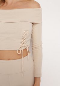 Born2be - Beżowy Bawełniany Komplet Casual z Dzwonami i Bluzką Hiszpanką z Rzemykami Ordina. Kolor: beżowy. Materiał: bawełna. Wzór: aplikacja, kolorowy #6