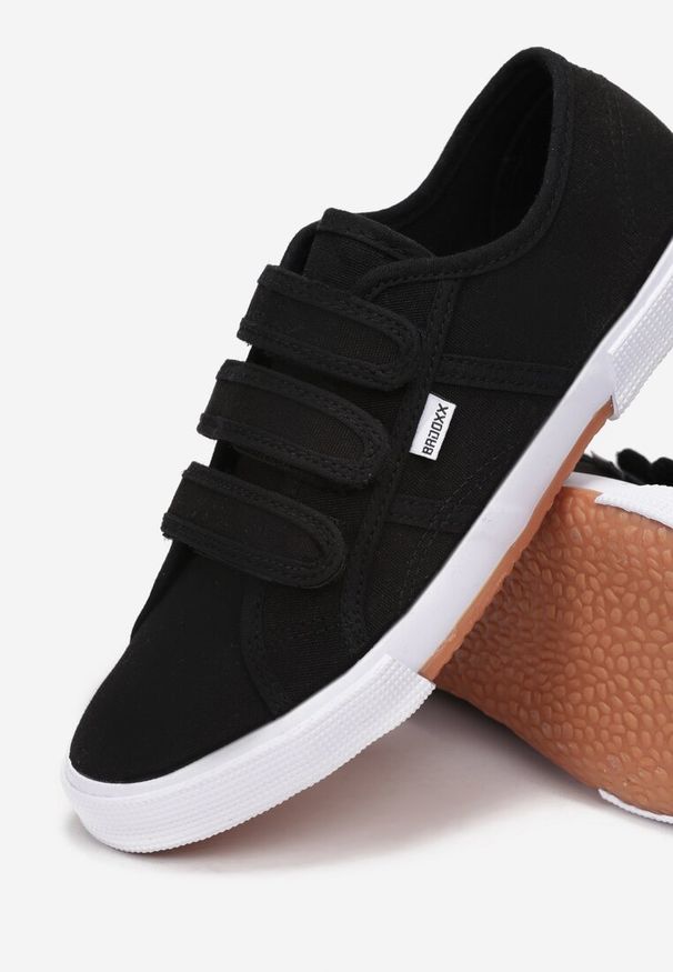 Renee - Czarne Tenisówki Ampinna. Okazja: na co dzień. Zapięcie: rzepy. Kolor: czarny. Szerokość cholewki: normalna. Wzór: jednolity. Wysokość cholewki: przed kostkę. Materiał: materiał. Obcas: na płaskiej podeszwie. Styl: klasyczny, casual