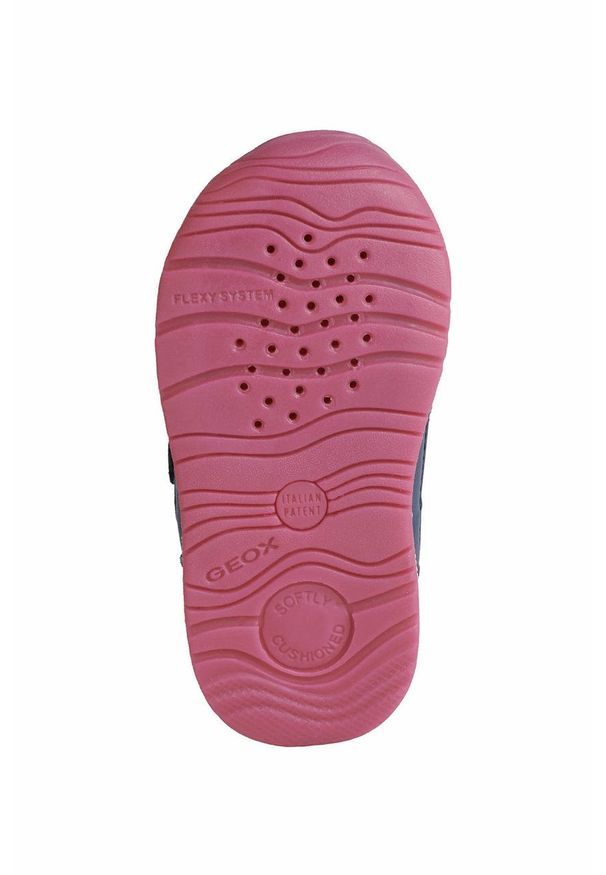 Geox Buty dziecięce kolor granatowy. Nosek buta: okrągły. Zapięcie: rzepy. Kolor: niebieski. Materiał: skóra, guma