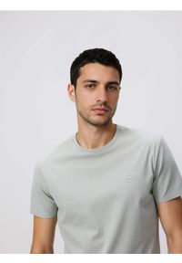 Reserved - T-shirt slim z bawełną merceryzowaną - jasnozielony. Kolor: zielony. Materiał: bawełna #1