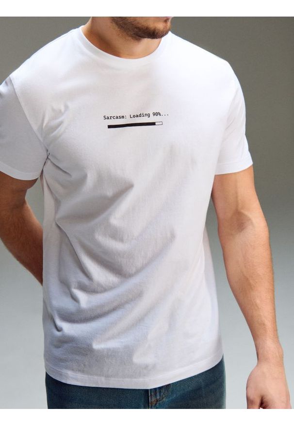 Sinsay - Bawełniana koszulka z nadrukiem - biały. Kolor: biały. Materiał: bawełna. Wzór: nadruk