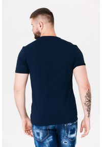 Guess - GUESS Granatowy t-shirt męski beachwear. Kolor: niebieski #4