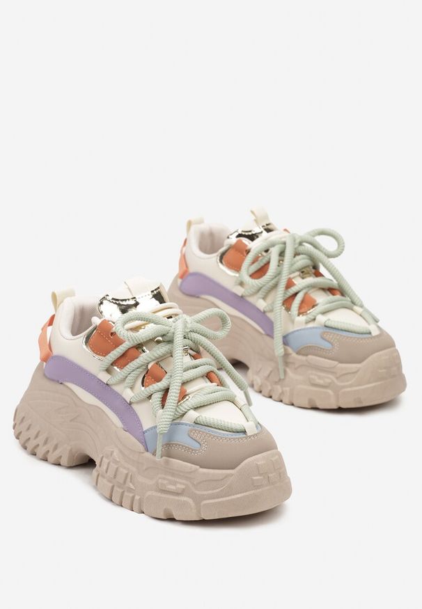 Renee - Ciemnobeżowe Sneakersy na Koturnie ze Żłobieniami z Podwójnymi Sznurówkami Avalea. Okazja: na co dzień, na spacer. Zapięcie: sznurówki. Kolor: beżowy. Materiał: dzianina, jeans. Obcas: na koturnie. Wysokość obcasa: średni. Sport: turystyka piesza