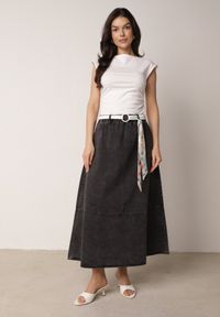 Born2be - Czarna Rozkloszowana Spódnica Jeansowa z Bawełny z Paskiem z Apaszką Ipharianne. Okazja: na co dzień, do pracy, na spotkanie biznesowe. Kolor: czarny. Materiał: jeans, bawełna. Styl: klasyczny, casual, biznesowy #7