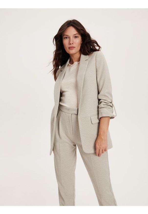 Reserved - Marynarka z podwijanymi rękawami - jasnoszary. Kolor: szary